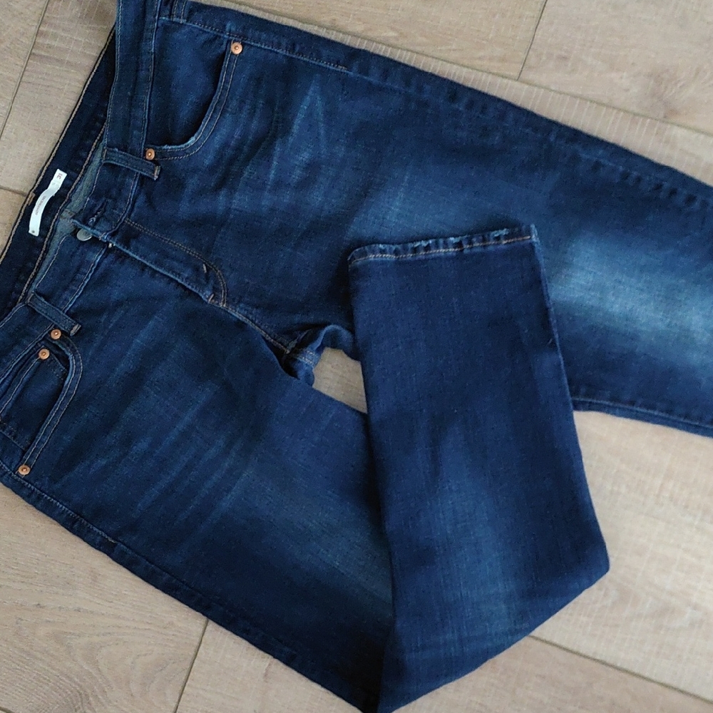 Classic Levi's Women's Boyfriend Jeans In Size 31